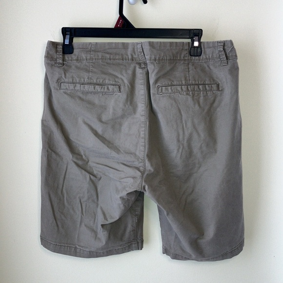 Old Navy khaki cargo shorts size 8 - Picture 6 of 7